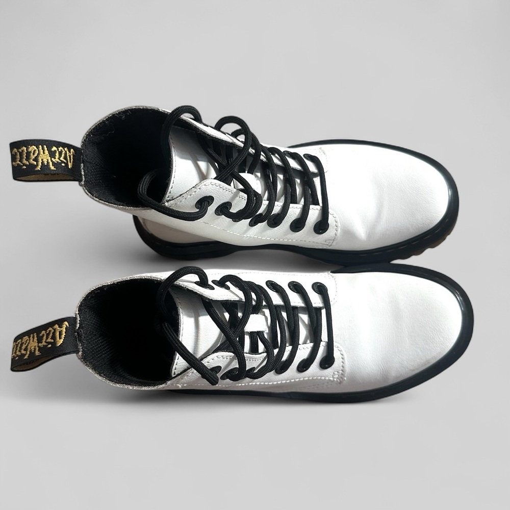 Dr. Doc Martens Luana White Boots Women’s Size 5 - Picture 3 of 7